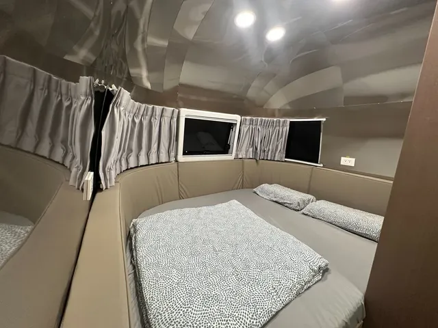 童露人露營區 |獨家8折起！ 豪華一泊一食再贈下午茶加獨立衛浴-【懶人露營】露營車（童趣號）-5