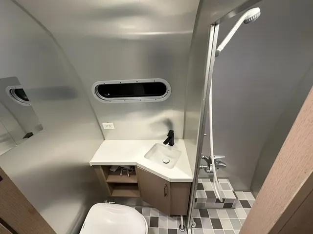 童露人露營區 |獨家8折起！ 豪華一泊一食再贈下午茶加獨立衛浴-【懶人露營】露營車（童趣號）-7