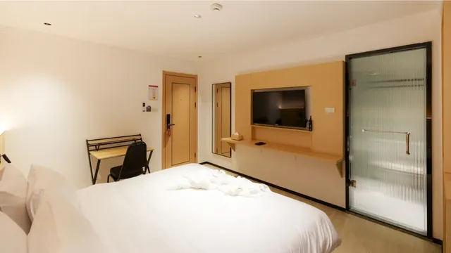 Banana Guesthouse South Pattaya-Junior Standard Double-1