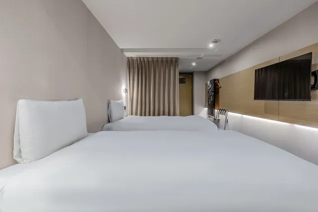 橙居台中-橙綠雙床客房-3