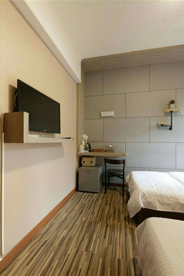 府城商旅文創新館|近台南大東夜市、全新裝潢-文創新館雙床房R305-6