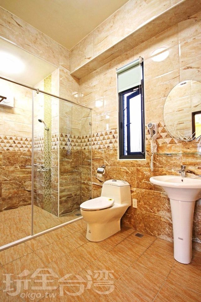 Traveler Guest House-Quadruple room-4