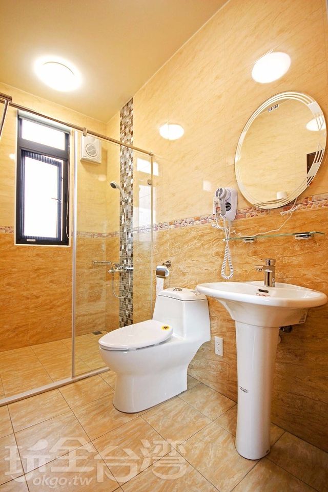 Traveler Guest House-Eight person room-9