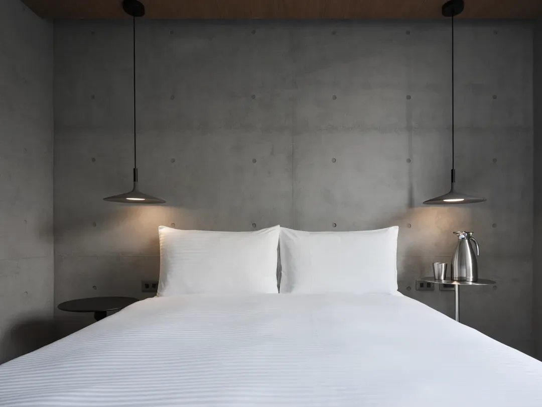 Miu Hostel x Bar Miu