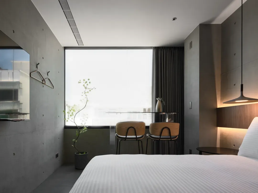 Miu Hostel x Bar Miu