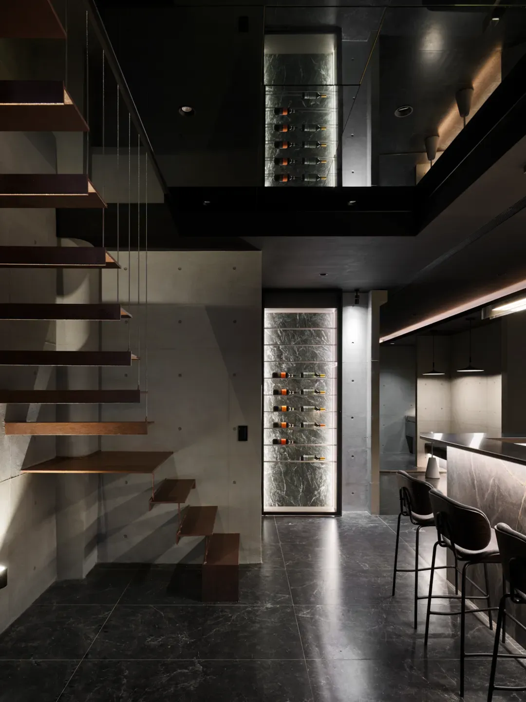 Miu Hostel x Bar Miu