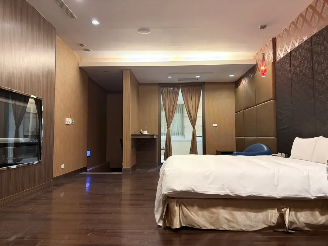 麗莎旅舘