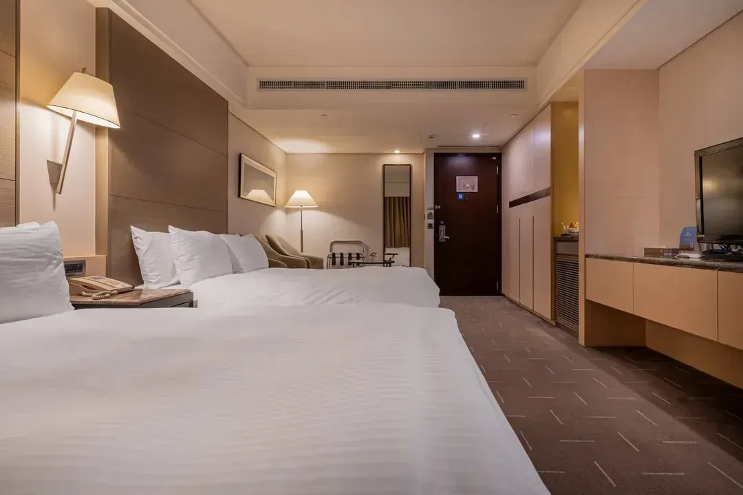 CHECK inn SELECT Taichung Dadun