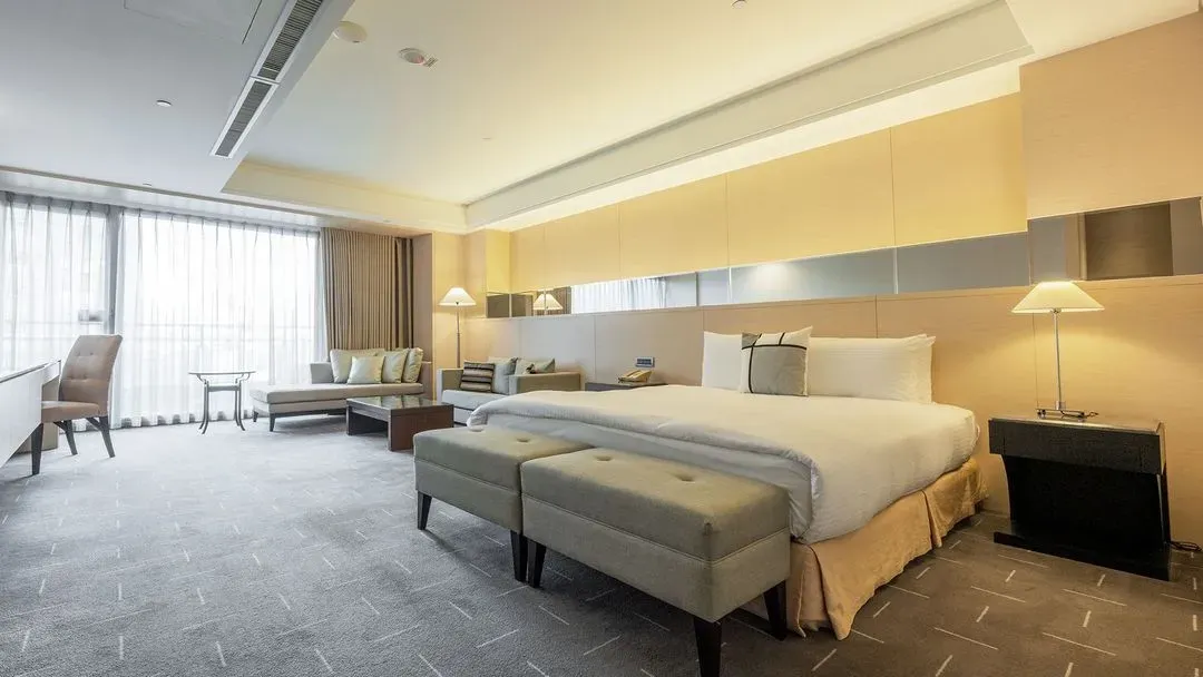 CHECK inn SELECT Taichung Dadun