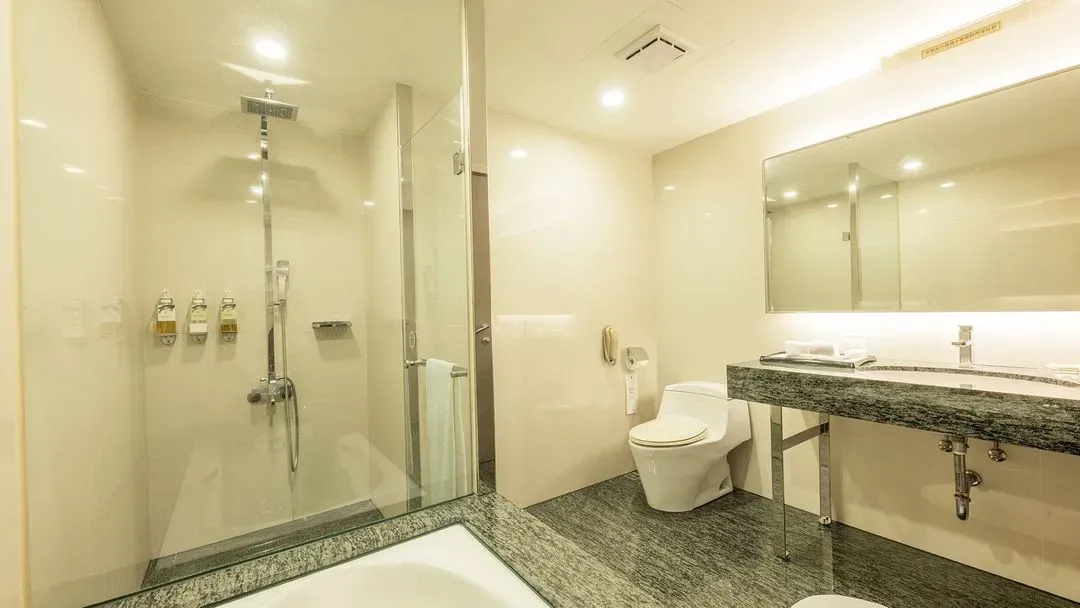 CHECK inn SELECT Taichung Dadun