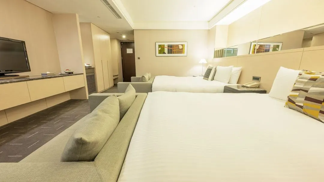 CHECK inn SELECT Taichung Dadun