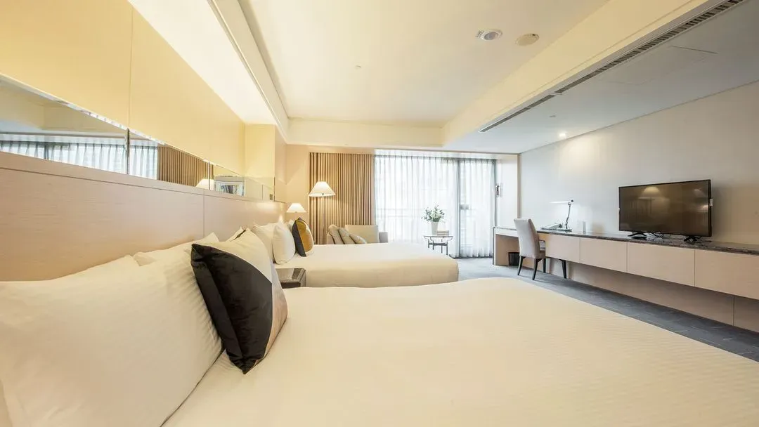 CHECK inn SELECT Taichung Dadun