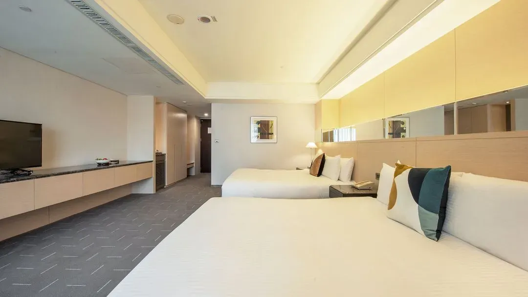 CHECK inn SELECT Taichung Dadun
