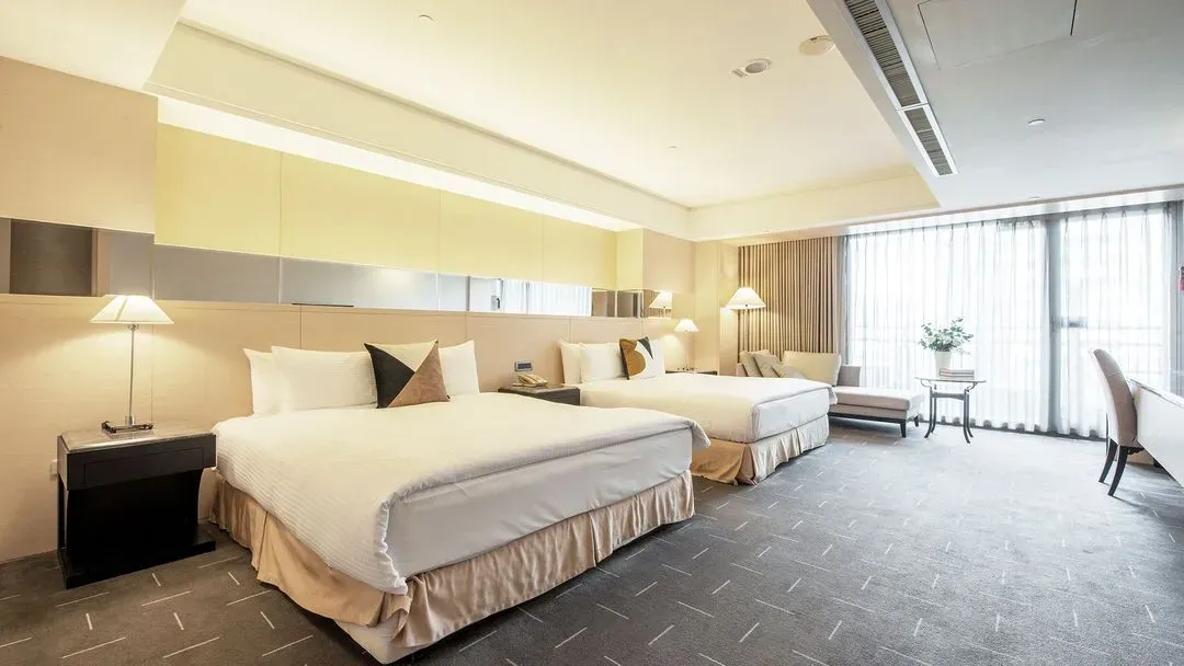 CHECK inn SELECT Taichung Dadun
