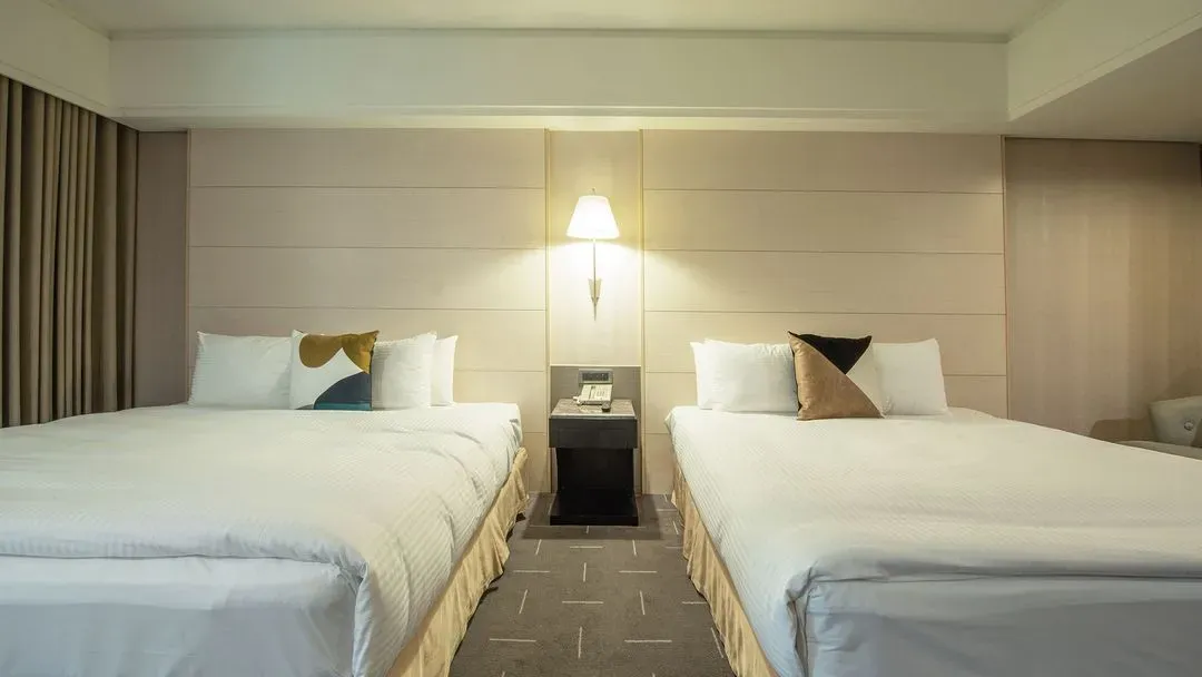 CHECK inn SELECT Taichung Dadun