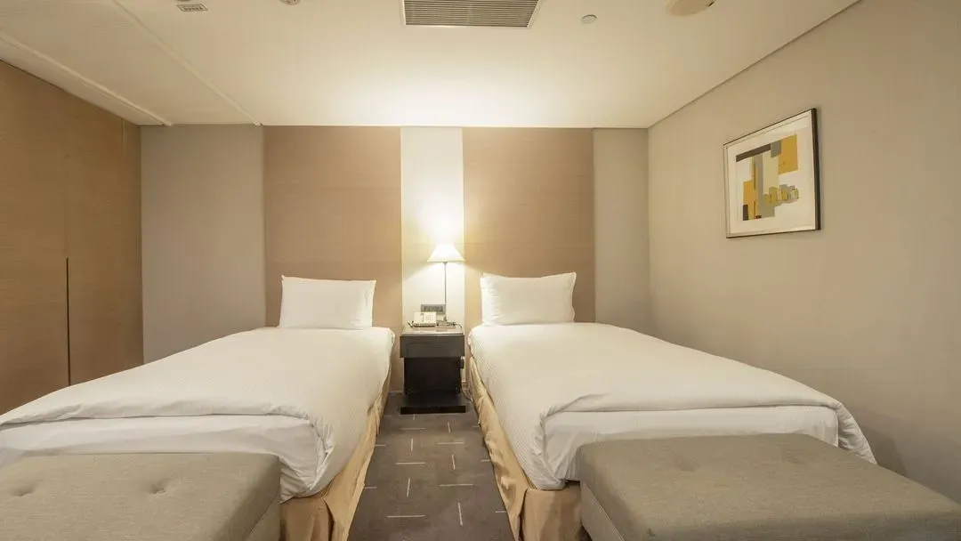 CHECK inn SELECT Taichung Dadun