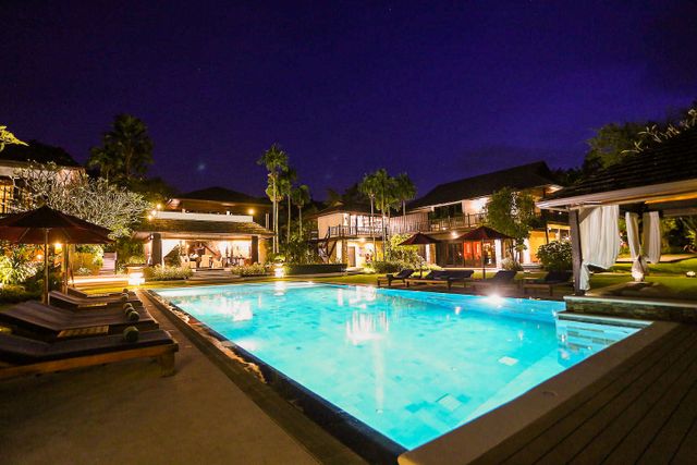 swimming pool