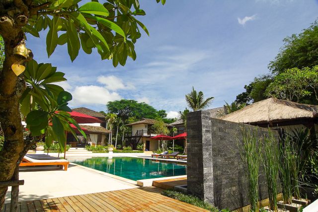 swimming pool
