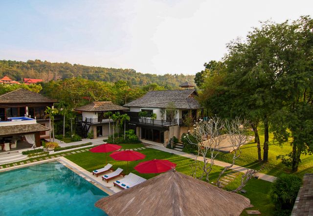 swimming pool