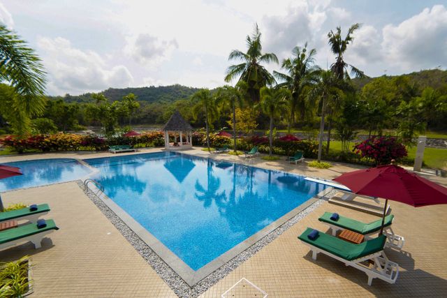 swimming pool