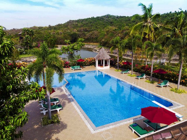 swimming pool