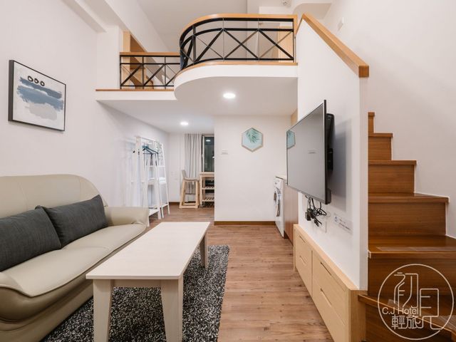 CJ ホテル｜オプションの数量限定ロフトルーム-Duplex Apartment Double Room-3