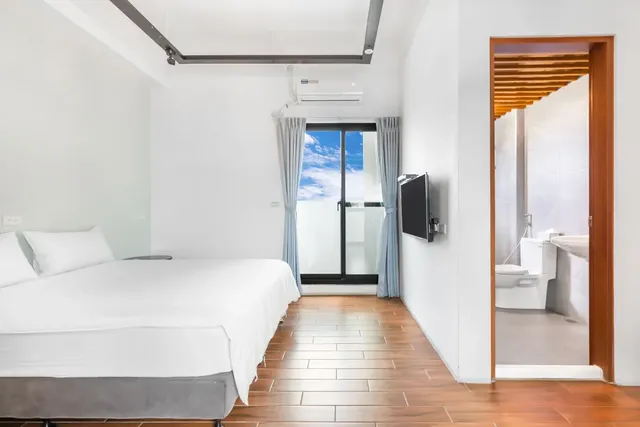 墾丁25Inn 龍潭湖畔旅店|可16人包棟 | 寵物友善-雙人房-附陽台-10