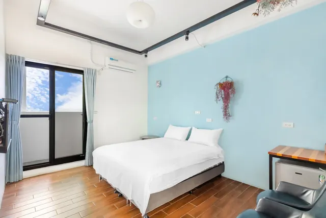 墾丁25Inn 龍潭湖畔旅店|可16人包棟 | 寵物友善-雙人房-附陽台-3