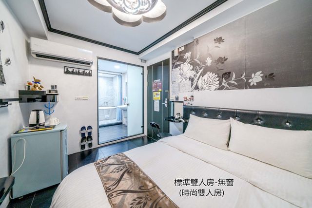 Tainan Fun Family Slide Elevator Bed and Breakfast | Near Chihkan Tower, Family Room with Slide-Fashion Standard Double Room-2