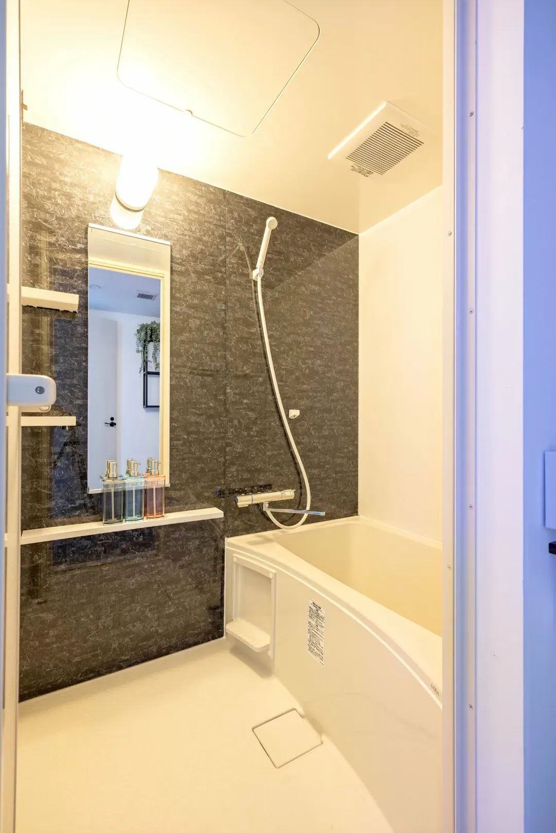 Perfect Base for Skytree & Asakusa! 10-min Walk to Station｜Direct to Haneda & Narita