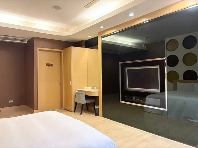 麗莎旅舘-標準尊爵房-7
