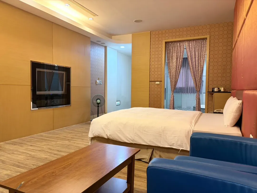 麗莎旅舘