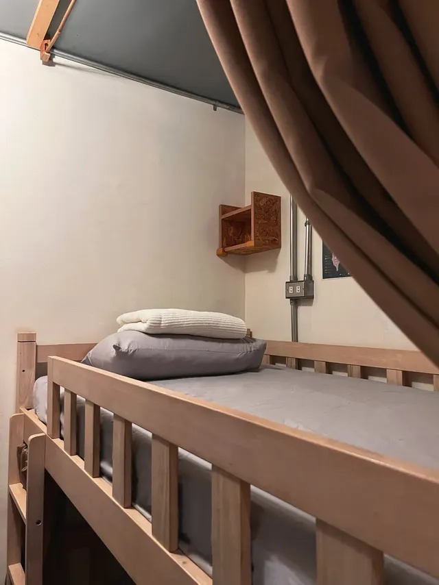 TAINAN YUNQI HOSTEL-mixed dormitory room with shared bathroom-6