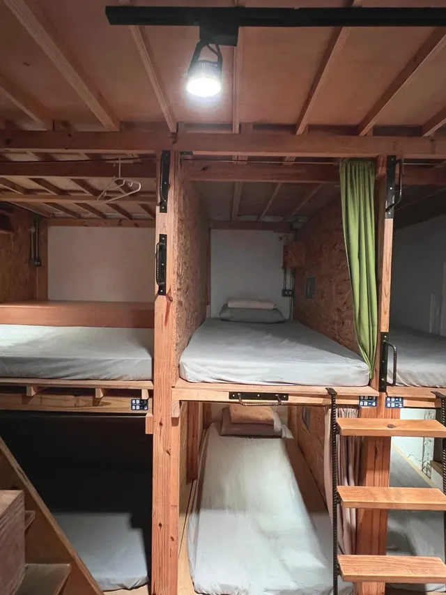 TAINAN YUNQI HOSTEL-mixed dormitory room with shared bathroom-4