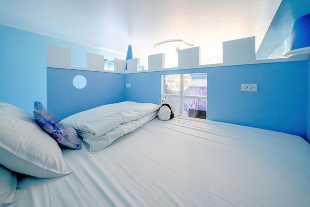1955 kids friendly BnB-Ice and snow quadruple room-5