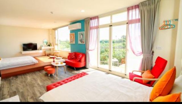 Full Moon Resort-Idyllic balcony quadruple room-3