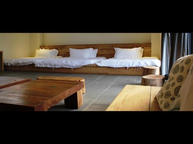 White house 35 B&B-Seaview Beachfront Family Room | Private Living Room-1