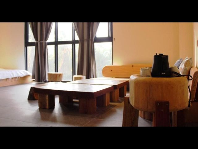 White house 35 B&B-Seaview Beachfront Family Room | Private Living Room-2
