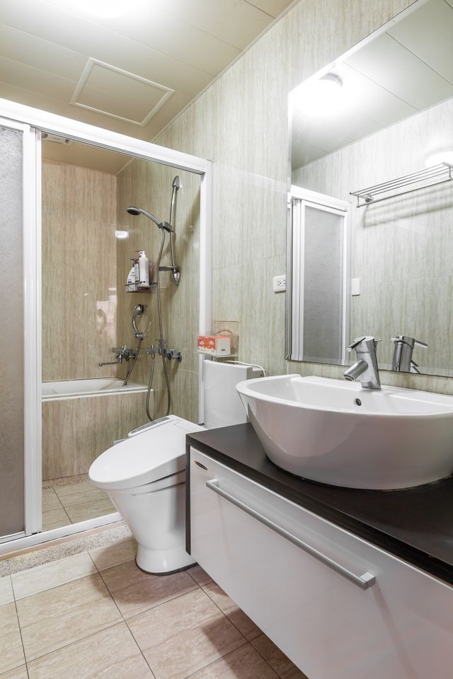 Funny Eggs Guest House-Comfort Quad Room with Bathtub-Princess Castle-8