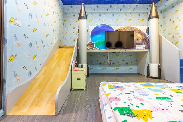 Funny Eggs Guest House-Standard Larger Double Room-Rocket-3