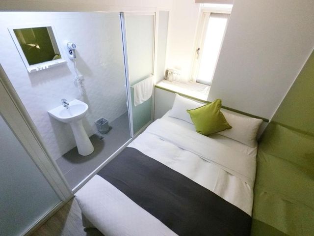 T.O. Hotel-Backpacker suite double room-1