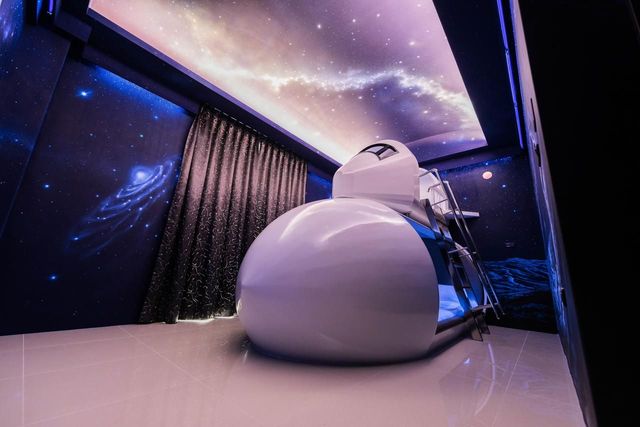 Hi Kids B&B-Mountain View Triple Room with Bathtub-Space Shuttle-8