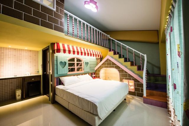 Hi Kids B&B-Mountain View Superior Quadruple Room with Bathtub-Candy House-2