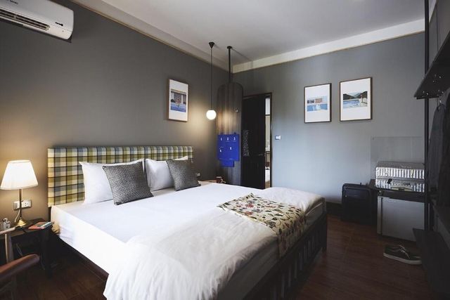 Josh Hotel-Deluxe Room(Room Only)-1