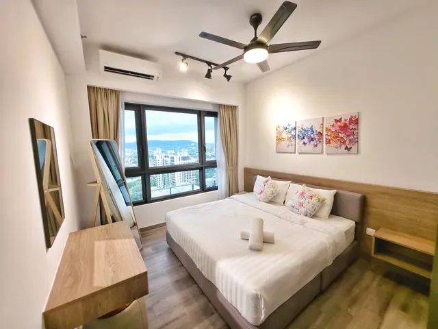 Agile Residence TRX by Isabella-Deluxe King and Queen Room-3