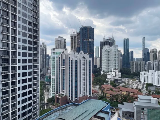 Agile Residence TRX by Isabella-Comfort 2-Bedroom-8