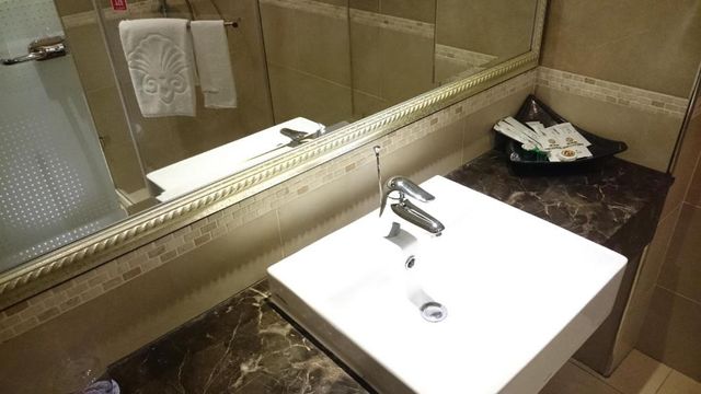 MRT Hotel-Standard Double Room-9