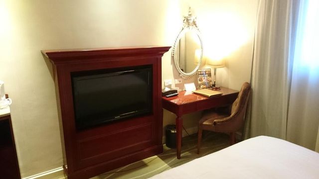 MRT Hotel-Standard Double Room-2