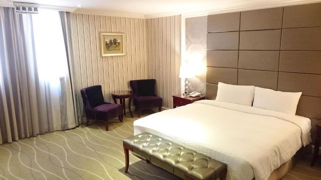 MRT Hotel-Luxury Suite-1