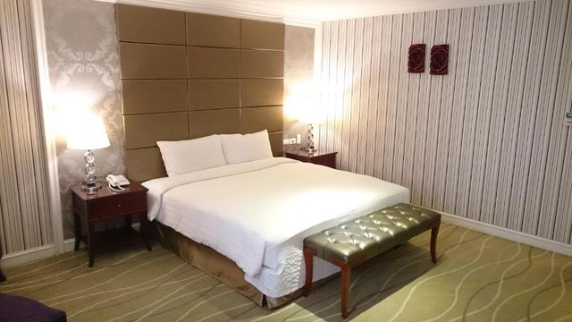 MRT Hotel-Luxury Suite-3